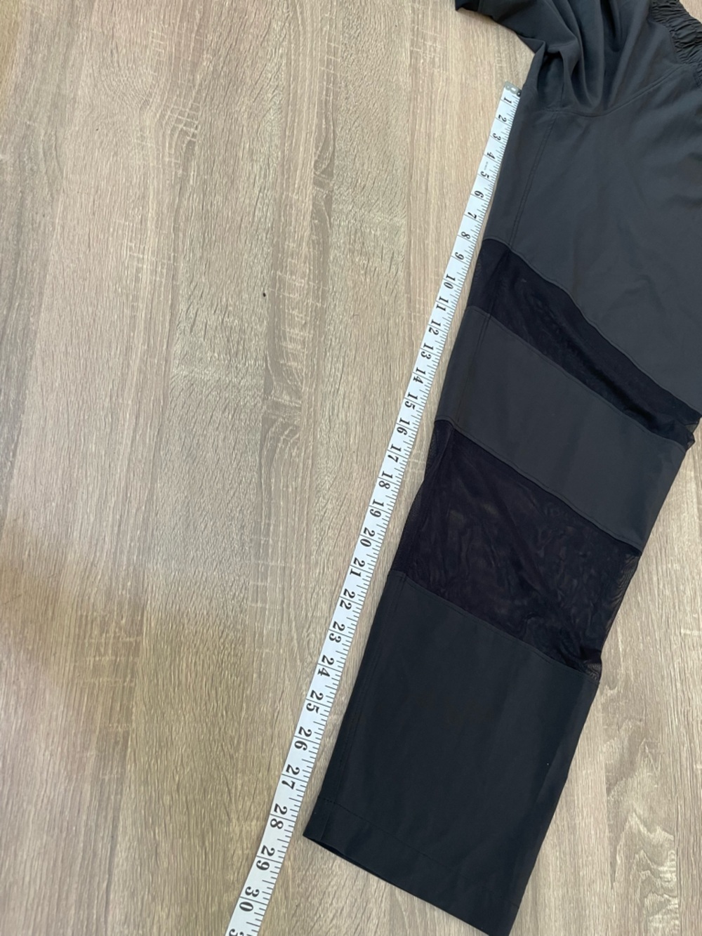 LULULEMON Black Mesh Panel Thin Track Pants. - Picture 11 of 11